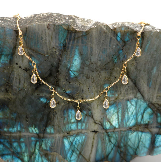 SHOOTING STAR Dancing Teardrop Necklace